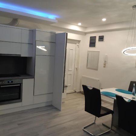 Dilara Apartman Sárvár Esterno foto